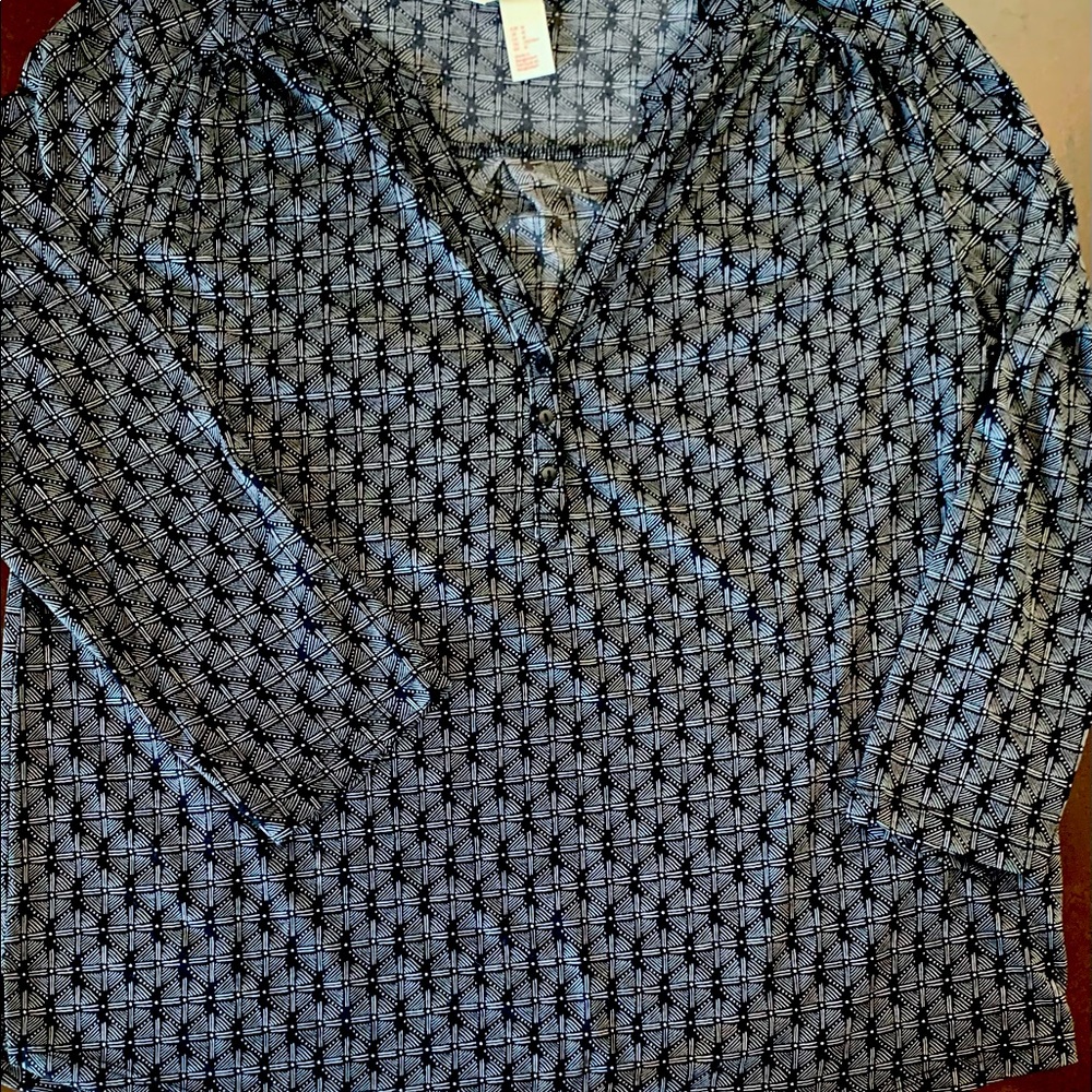 H&M 3-Quarter Length Shirt - M